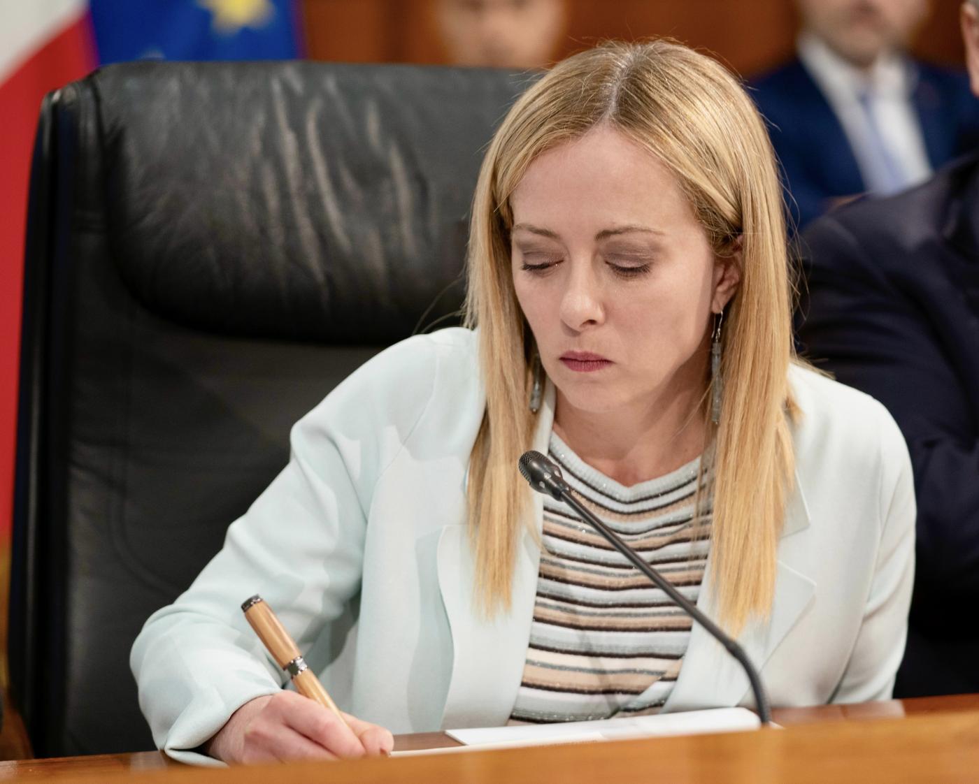 Meloni sul fisco: “Meglio del reddito di cittadinanza è taglio cuneo”