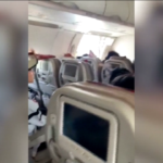 Sud Corea, terrore durante l’atterraggio: passeggero apre portellone dell’aereo