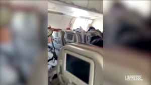 Sud Corea, terrore durante l’atterraggio: passeggero apre portellone dell’aereo