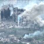 Ucraina, le impressionanti immagini di Bakhmut distrutta