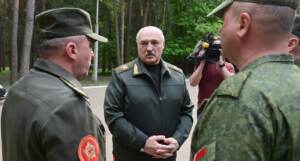 Alexander Lukashenko in visita al posto di comando centrale dell\'aeronautica e delle forze di difesa aerea in Bielorussia