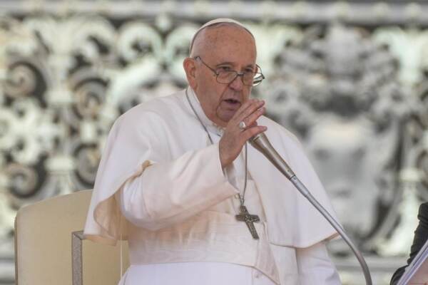 Vaticano, il Papa sta meglio e riprende le udienze