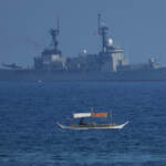 Taipei, una portaerei Cina attraversa lo Stretto di Taiwan