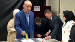 Presidenziali in Turchia, Erdogan vota a Istanbul