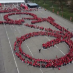 Cile, a Santiago la “bici umana” più grande del mondo
