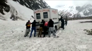 Valanga di neve nel nord del Pakistan, almeno 11 morti