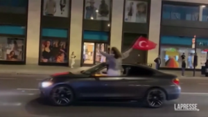 Turchia, supporter Erdogan festeggiano anche a Londra