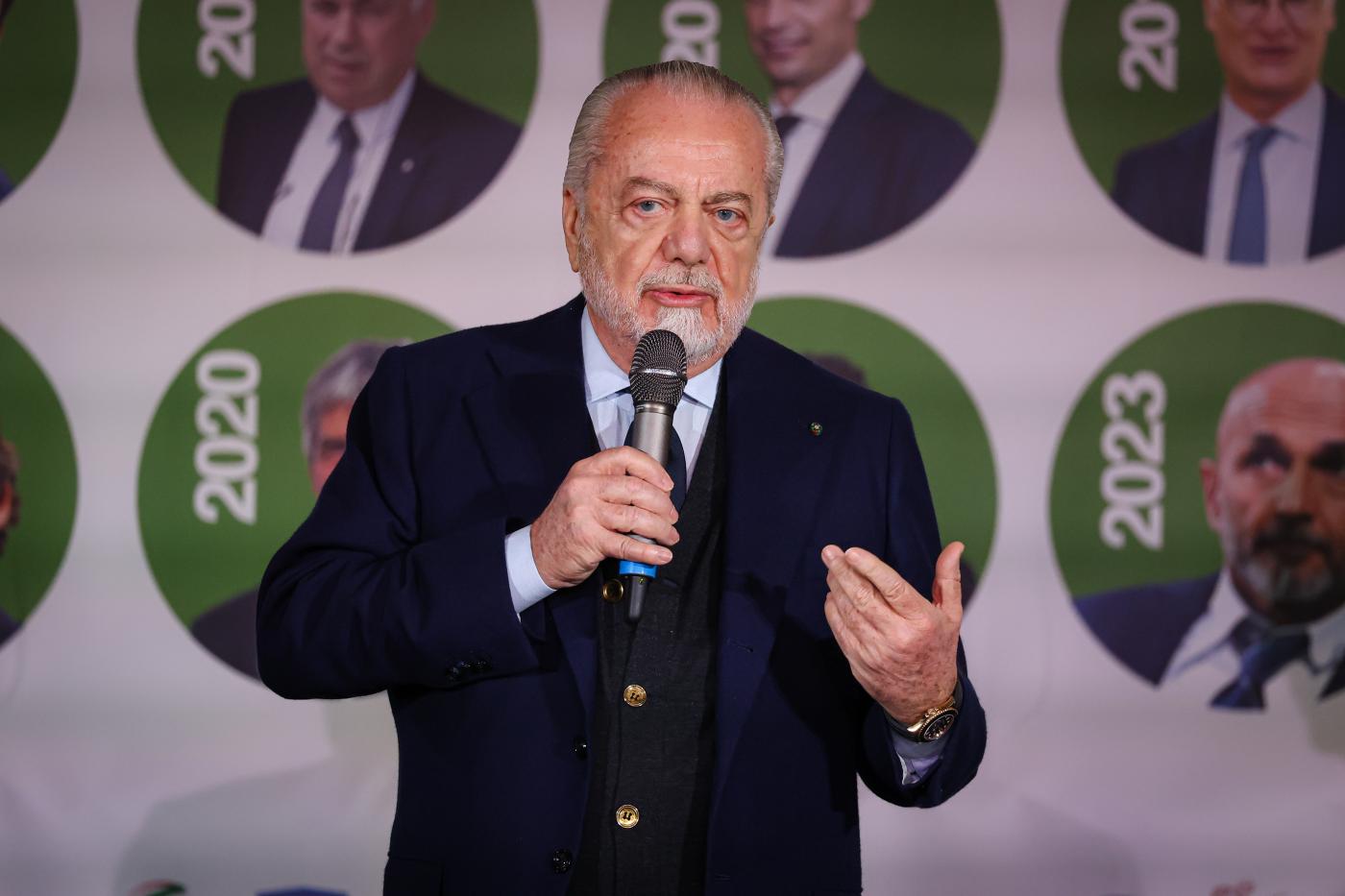 Napoli, De Laurentiis: “Luis Enrique vuole la Premier League”