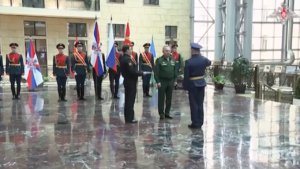 Russia, il ministro Shoigu premia militari che hanno combattuto in Ucraina