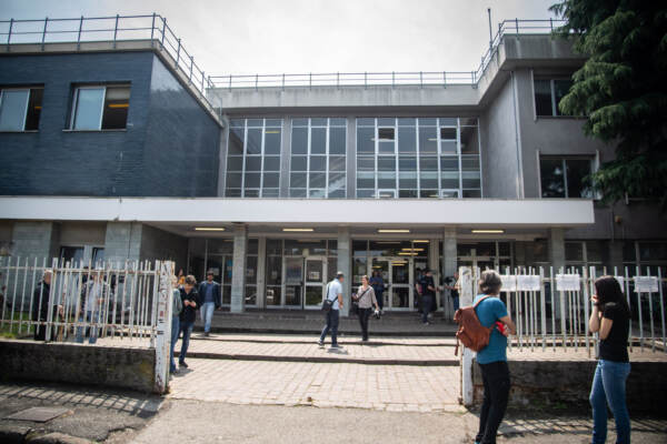 Studente aggredisce professoressa presso l’istituto Alessandrini di Abbiategrasso