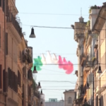 2 giugno, il volo delle Frecce tricolori nel cielo di Roma