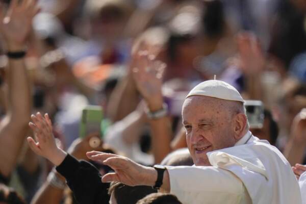 Papa Francesco: “Le apparizioni della Madonna non sempre sono vere”