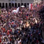 Polonia, decine di migliaia alla marcia della protesta a Varsavia