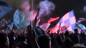 Scudetto Napoli, a Scampia esplode la gioia dei tifosi