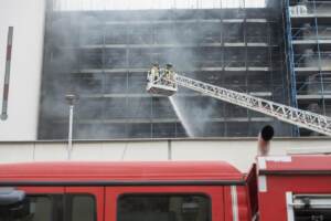 Roma, incendio in palazzo in ristrutturazione in via Edoardo D'Onofrio Colli Aniene