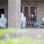 Delitto Senago, ritrovati in un tombino patente, bancomat e coltello