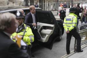 Il Principe Harry arriva in tribunale a Londra