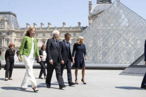 Parigi - Il Presidente della Repubblica Sergio Mattarella e la Sig.ra Laura visitano il Museo del Louvre