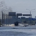 Diga distrutta in Ucraina, il livello dell’acqua continua a salire nel sud