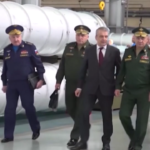 Ucraina, ministro difesa russo Shoigu visita fabbrica missili antiaerei