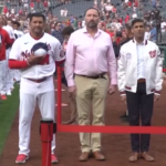 Usa, Rishi Sunak “fa irruzione” su un campo di baseball