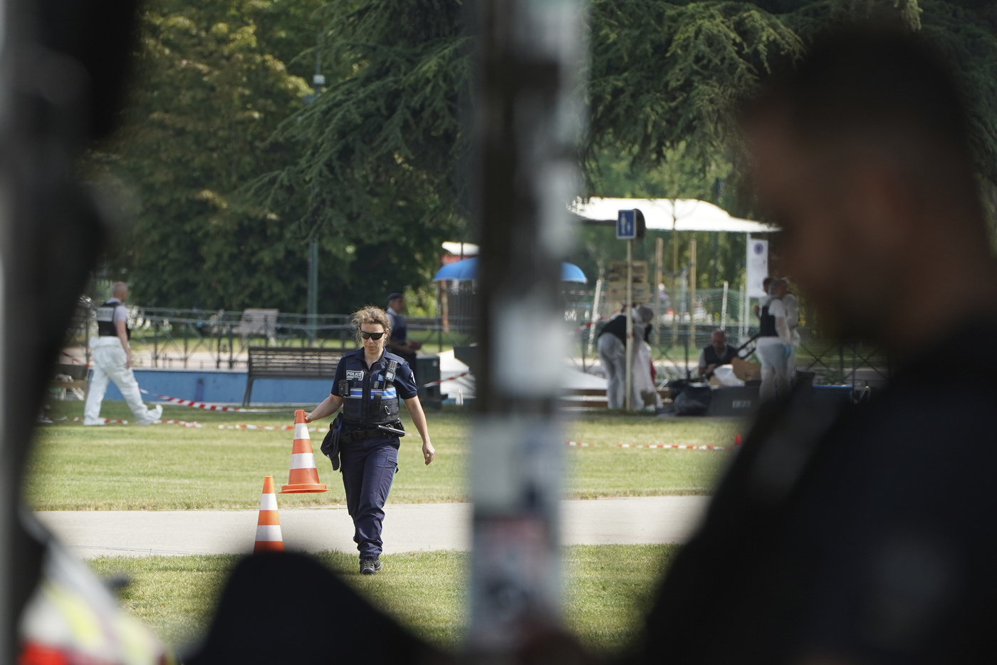 Francia, attacco ad Annecy: accoltellati bambini e adulti
