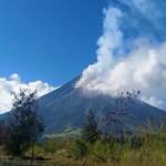 Filippine, il vulcano Mayon erutta: Paese in allerta