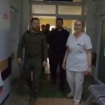 Ucraina, Zelensky visita l’ospedale di Kherson