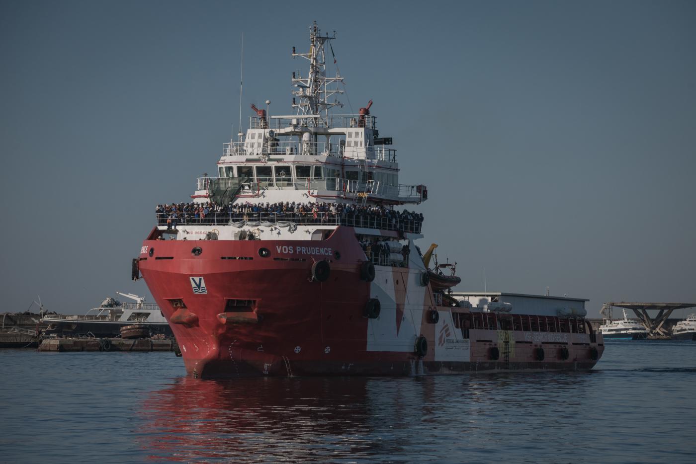 Napoli, forze speciali liberano nave turca sequestrata da migranti