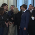 Francia, Macron ad Annecy dopo gli accoltellamenti nel parco