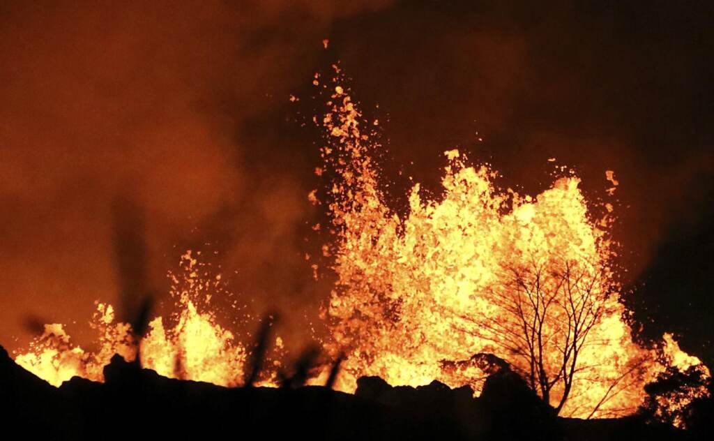 Galleria foto 'Hawaii, la spettacolare eruzione del vulcano Kilauea: le foto più belle' - foto 11