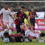 Cagliari-Bari 1-1, pari nell’andata della finale playoff di Serie B
