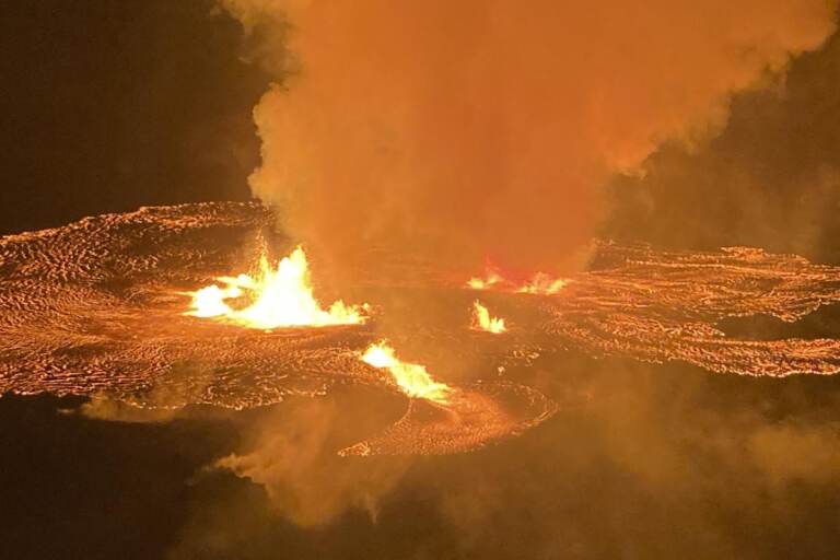 Hawaii, la spettacolare eruzione del vulcano Kilauea: le foto più belle