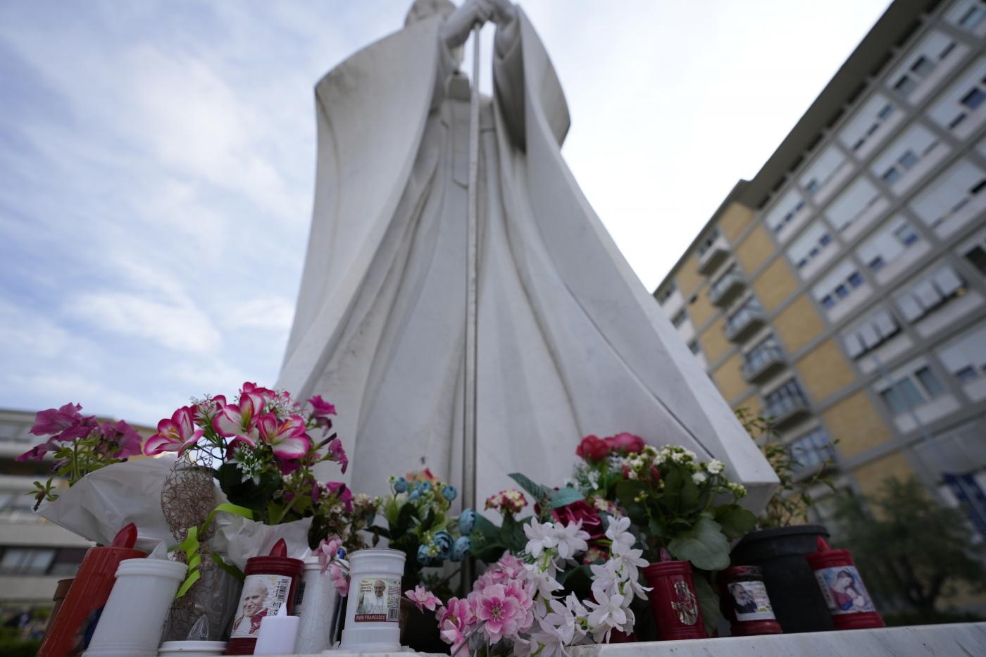 Papa Francesco, Angelus privato e decorso postoperatorio “regolare”
