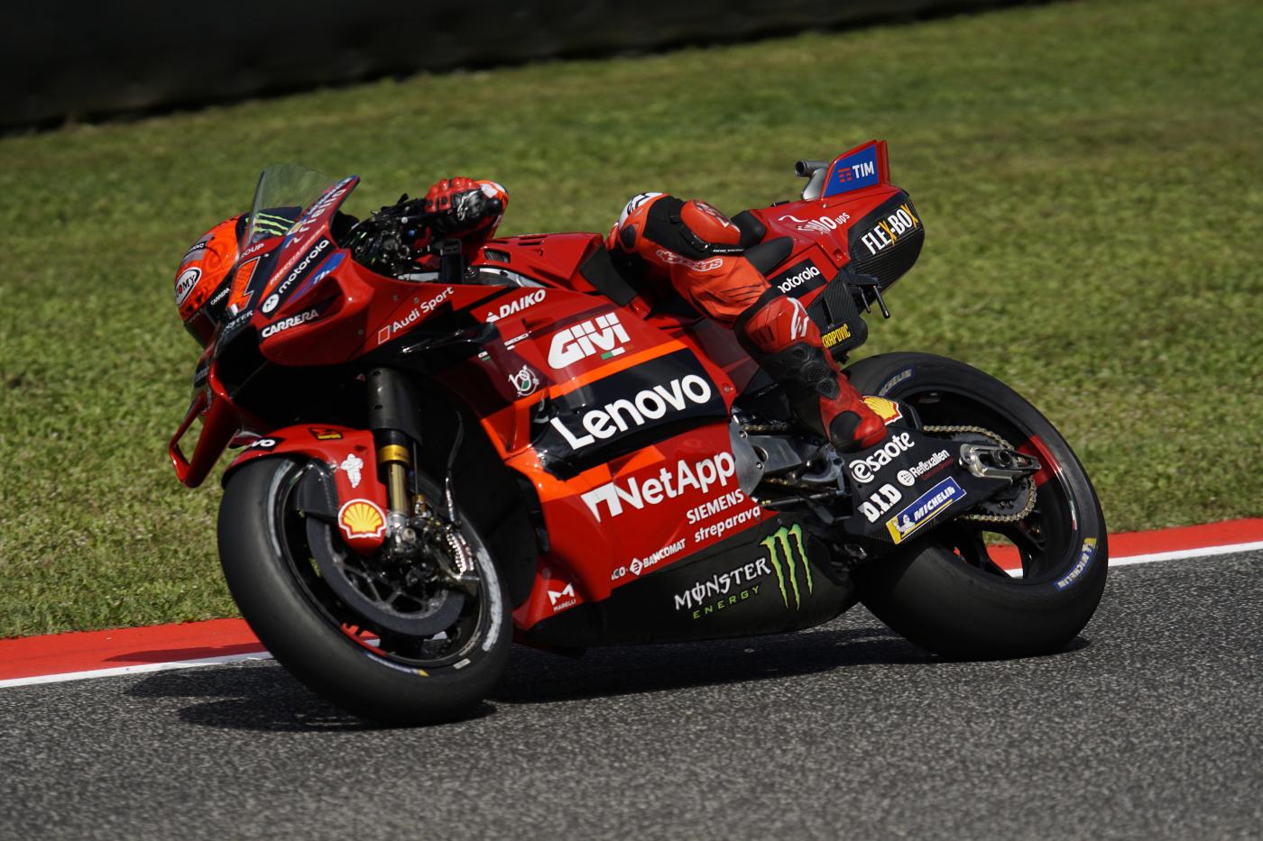 Moto Gp, pole di Bagnaia al Mugello davanti a Marc Marquez