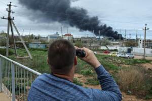 Guerra Ucraina Russia - Attacco con droni a Sebastopoli: colpito deposito di carburante