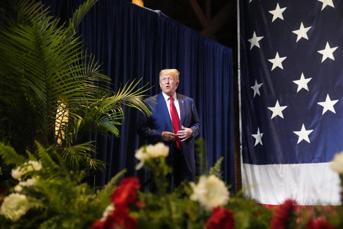 Usa, Trump sostiene Robinson (e respinge accuse) Usa, Trump sostiene Robinson (e respinge accuse)