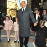 SILVIO BERLUSCONI CON LA FAMIGLIA A MILANO
