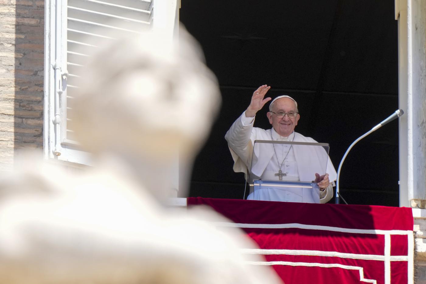 Papa Francesco: “Addio a Berlusconi, tempra energica”