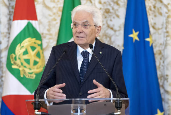 Il Presidente Sergio Mattarella riceve il Capo di Stato Maggiore della Marina Militare con una delegazione