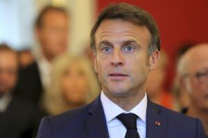 Il presidente francese Emmanuel Macron e sua moglie Brigitte Macron alla prefettura dell\'Alta Savoia