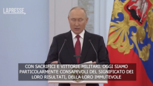 Russia, Putin: “Il patriottismo ci unisce in questi giorni difficili”