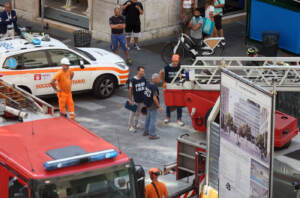 Milano, incidente sul lavoro in San Babila
