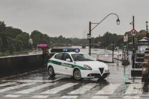 Transenne ai Murazzi, cresce il livello delle acque del fiume Po a Torino