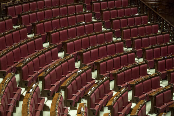 Camera dei Deputati - Interpellanze urgenti