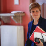 Scozia, ex premier Sturgeon arrestata e poi rilasciata