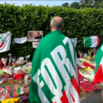 Arcore, mausoleo laico per Berlusconi: “Come Maradona, dopo di lui nessuno”
