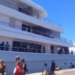 Migranti, sopravvissuti naufragio peschereccio arrivano in Grecia