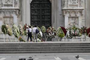 Preparativi per il funerale di Silvio Berlusconi in Duomo