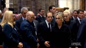 Funerali Berlusconi, i figli e Tajani in lacrime